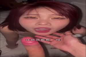 自购推特高中生杀手-天杀的这颜值也太顶了，楚楚可怜的样子对着屏幕吞精，博主描述这还是刚上高二的学妹  背景图片