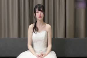 美女清纯日本新娘在后台被半郎棒棒逐一伺候  背景图片