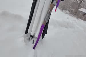 最新COS网红”小丁妹妹”尺度大突破2V  背景图片