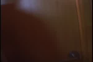 美女秘书说要请吃下午茶，进办公室她已经翘起屁股等我后入  背景图片