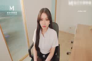 这个面试有点硬 女优私密档案 性爱成瘾的学生妹  背景图片