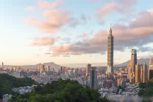 原创 桥本香菜 欲望人妻的性处理方式  背景图片