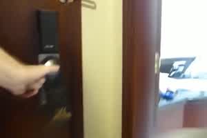 [本土嫖妓]东莞著名红灯区，找的红衣皮裤小姐配合度高服务佳  背景图片