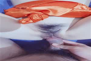 蒙眼享受弟弟的大鸡巴  背景图片