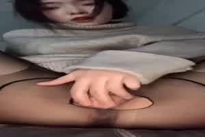 看着91里婴妹妹自摸好舒爽  背景图片