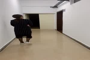 身材极品妹子大胆学校楼梯教室口交  背景图片