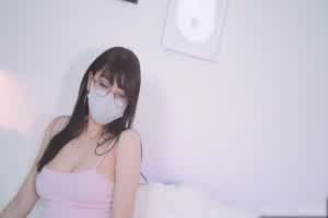 小水水 穿开裆丝袜的眼镜爆乳娘求操 啪到潮吹 太刺激啦  背景图片