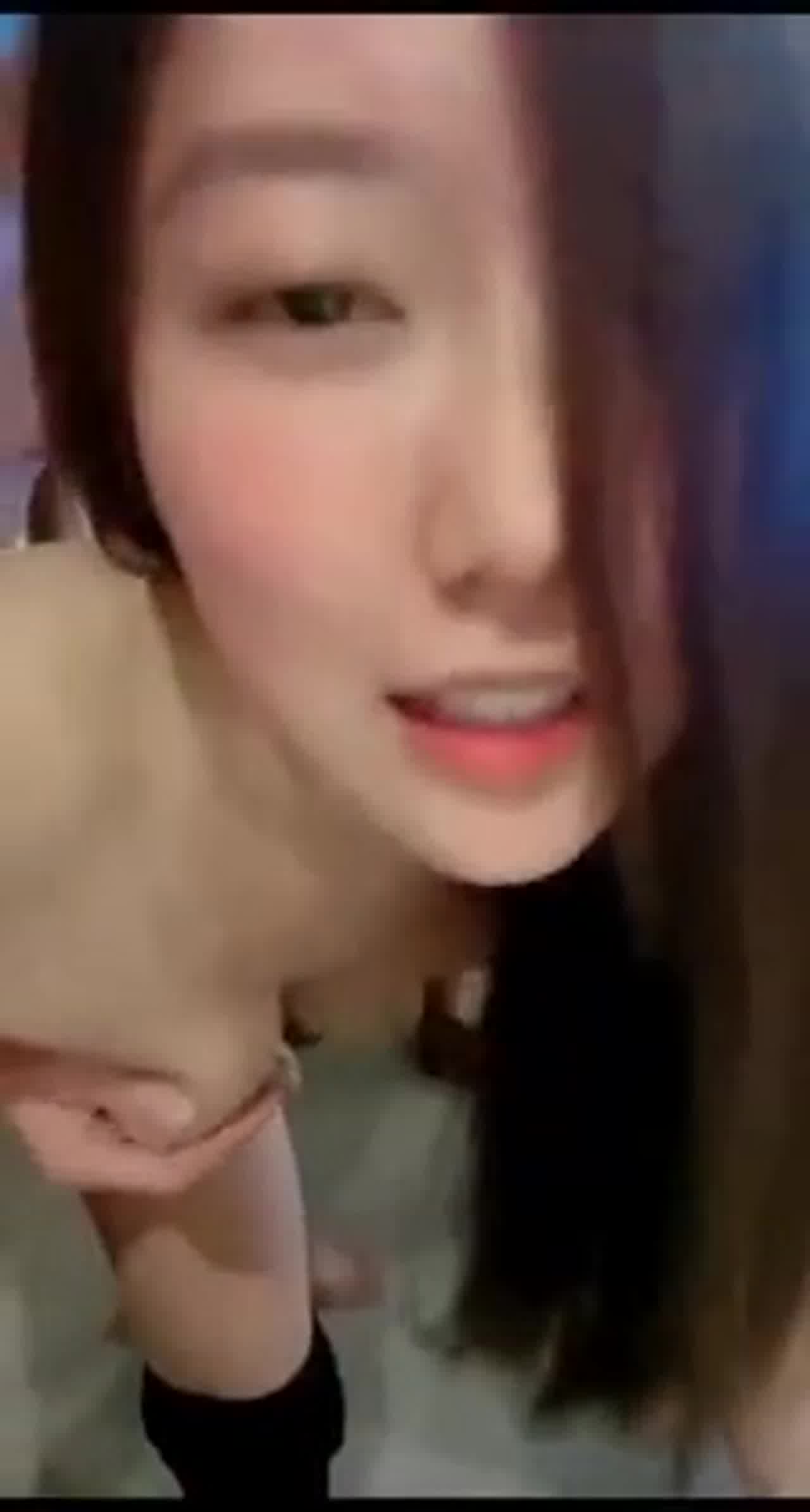  网路疯传已婚男出轨偷食女儿同学自拍性爱片大曝光 的剧照1