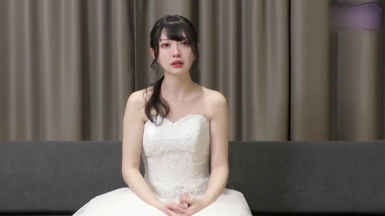  美女清纯日本新娘在后台被半郎棒棒逐一伺候 的剧照7