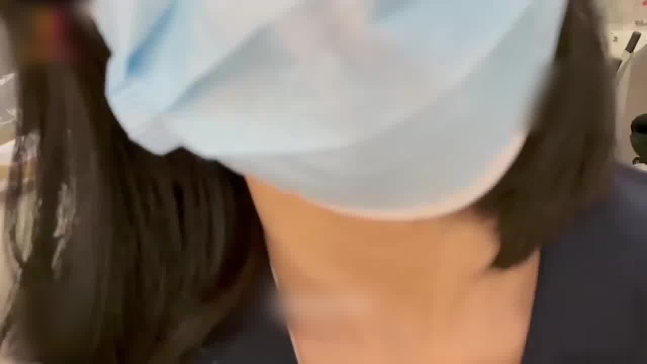  糖心 未成年妹妹好奇是什么是高潮 就跟哥哥做爱初体验 的剧照5