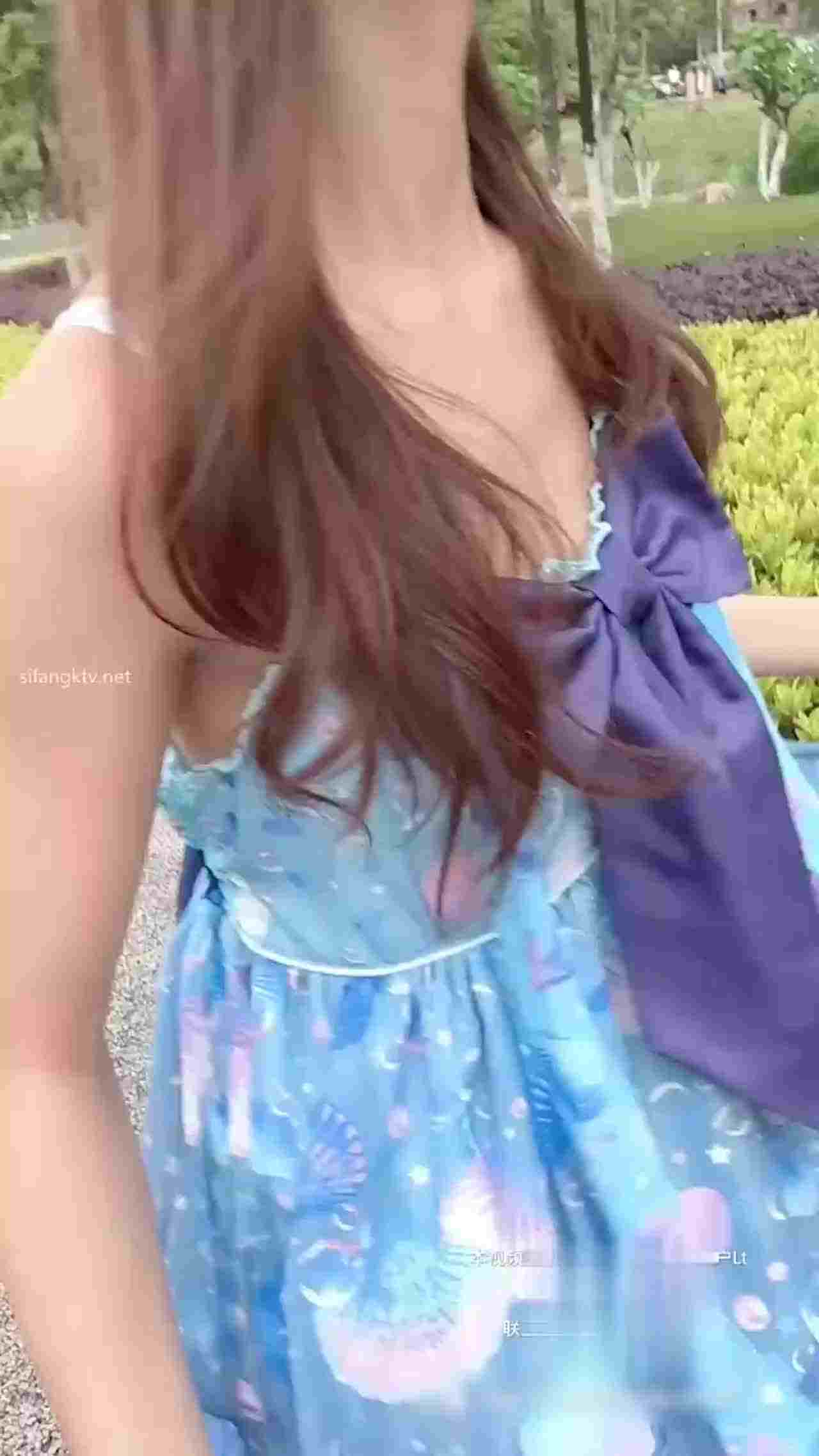  这小萝莉可真带劲，直接楼梯间给中出 的剧照8