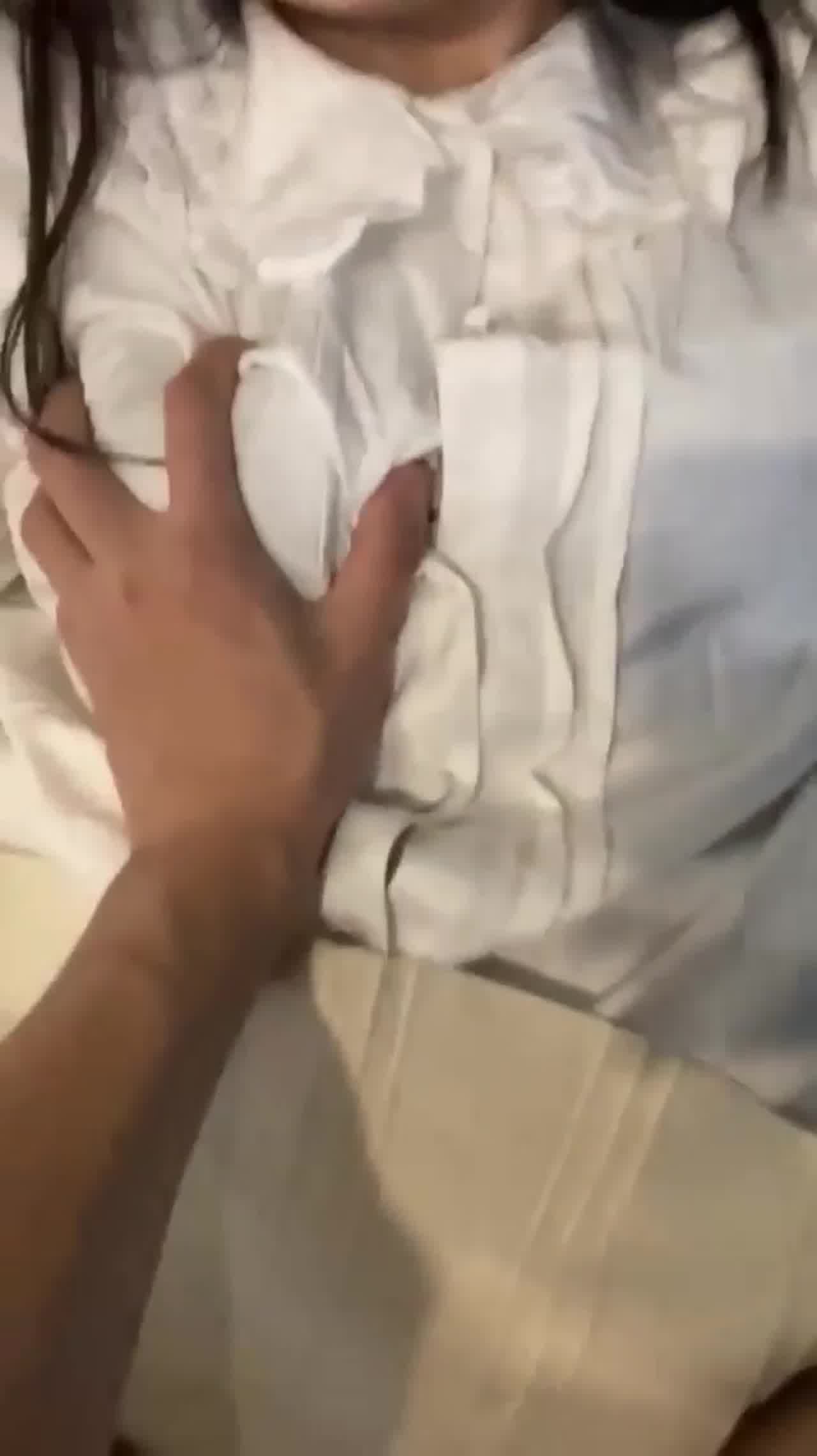  45纯正的乖乖女反差婊了，但在床上妹子最喜欢穿着各种情趣内衣勾引做爱 的剧照4