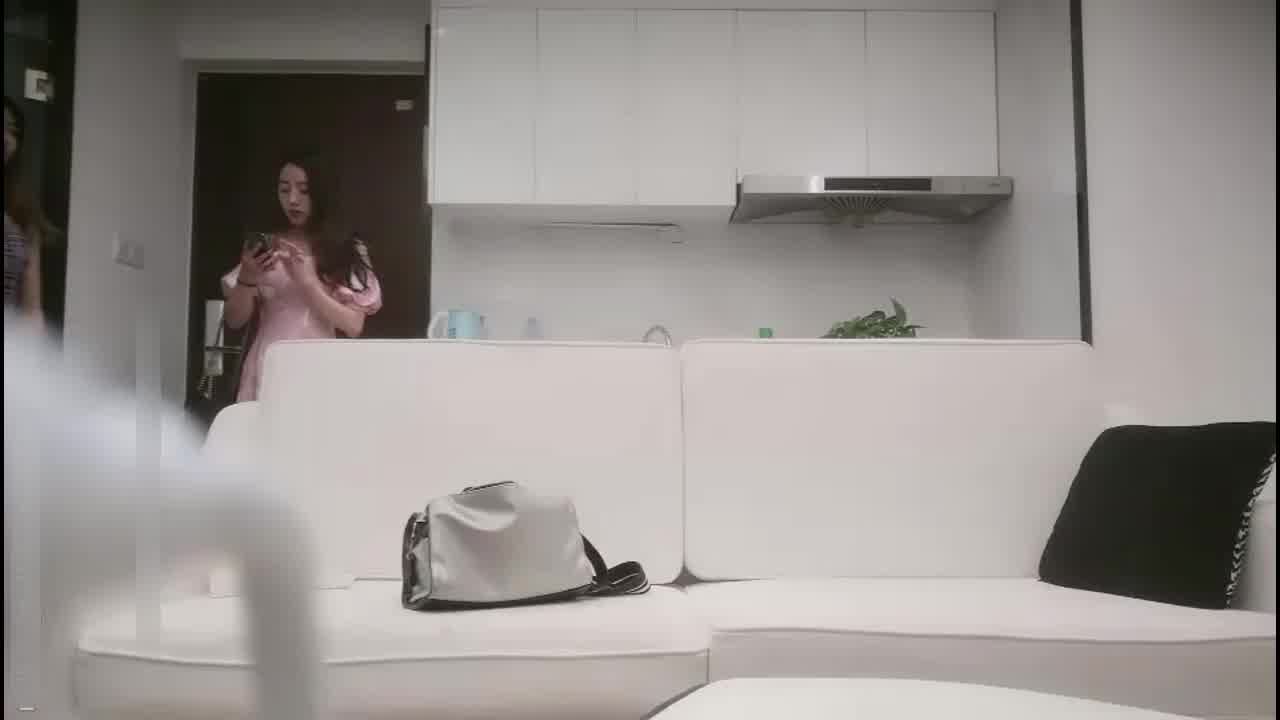  【探花翻车现场】鸡巴被我亲了你吃奶头，口活吞精超好小姐妹看羡慕了，老顾客提醒，嗑药还没开干就翻车了 的剧照8