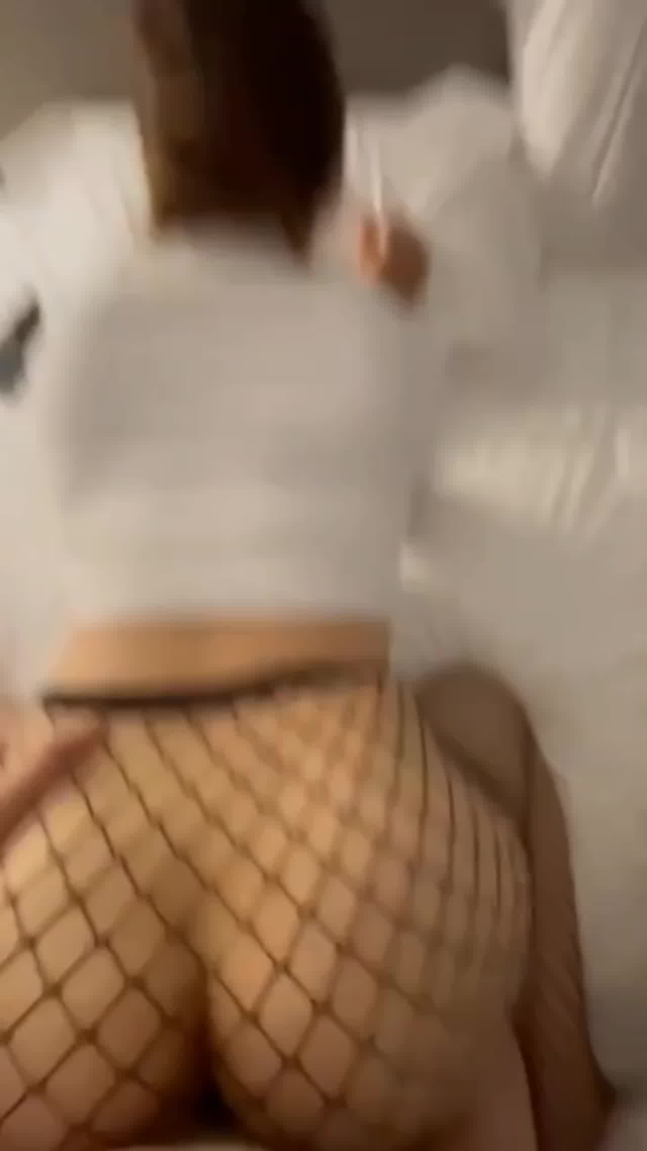  大学生约到的母狗，网调大概2个月后带去开房上垒，微胖型妹子，可可爱爱的，经常让她在宿舍抠b拍过来互撸 的剧照5