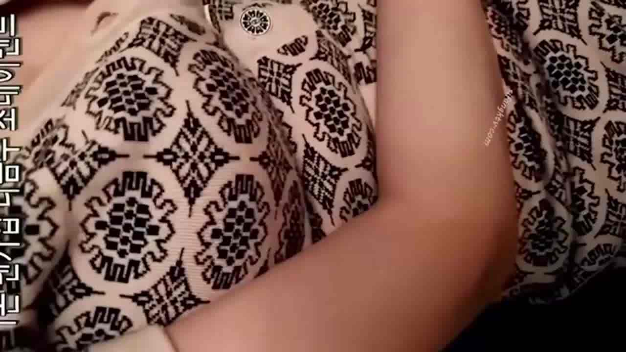  【稀有资源】富二代留学生[糜烂夜生活]有钱能使女脱衣拿到钱都膨胀了！ 的剧照3