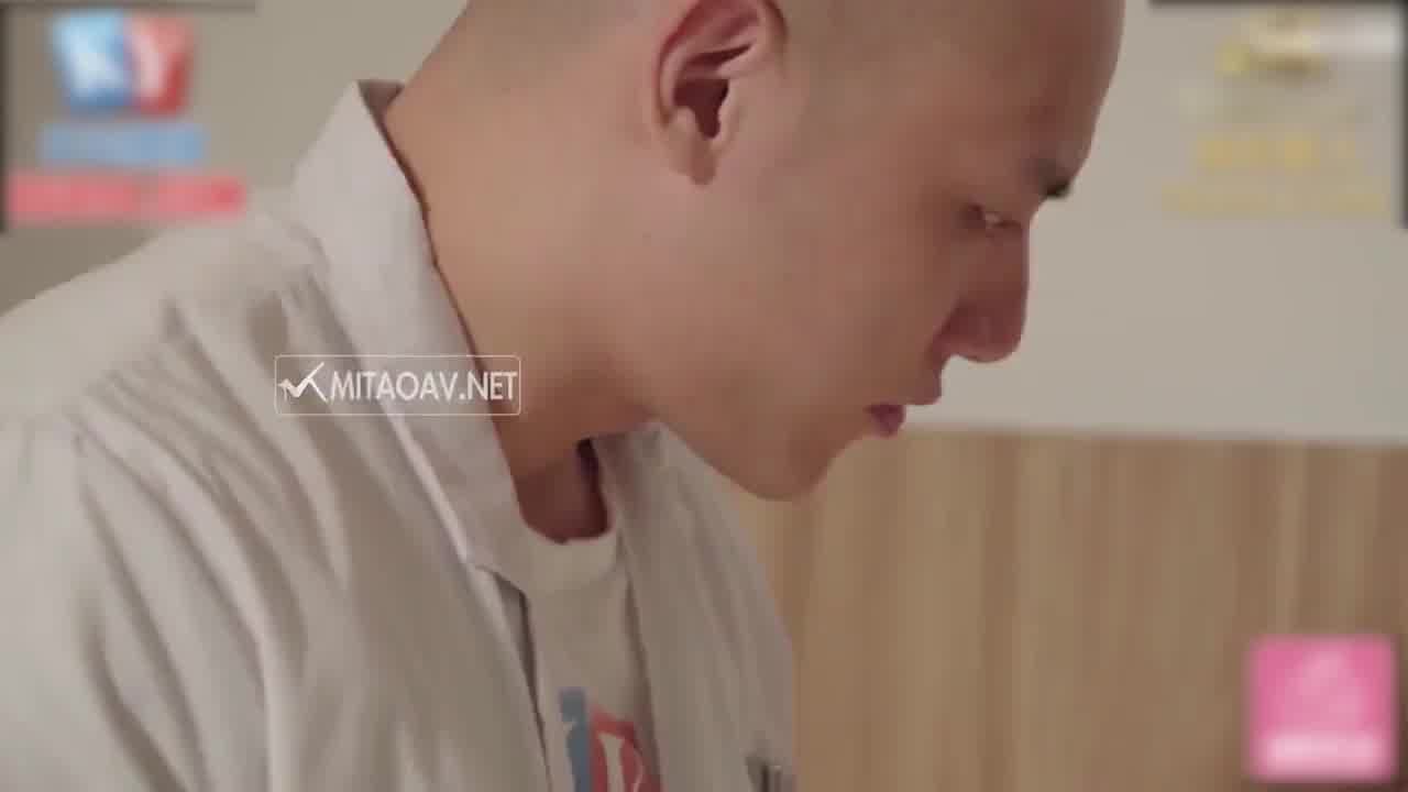  麻豆 变态医师 美女病患的沦陷 的剧照4