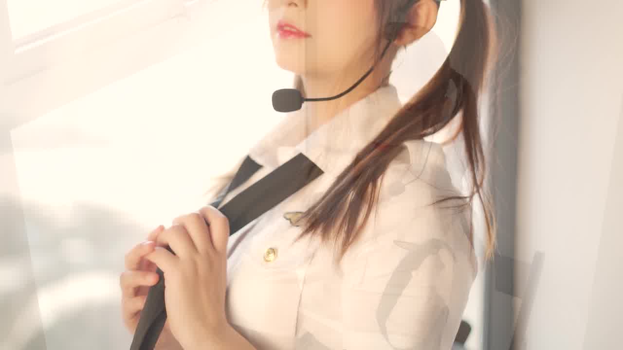  神楽坂真冬 下班后的站务员少女原味黑丝美足 的剧照7