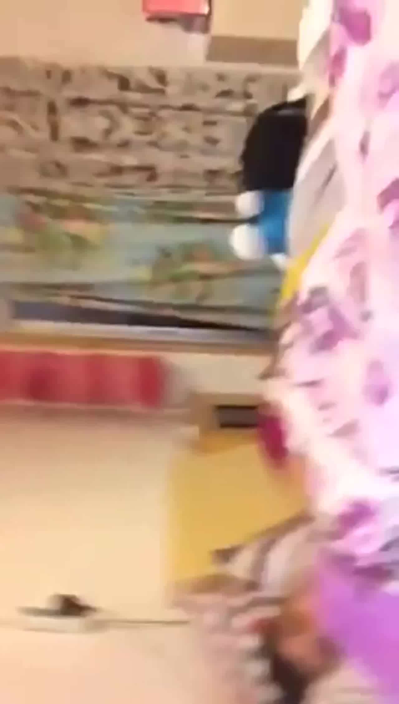  骚表姐   勾引小弟弟 的剧照6