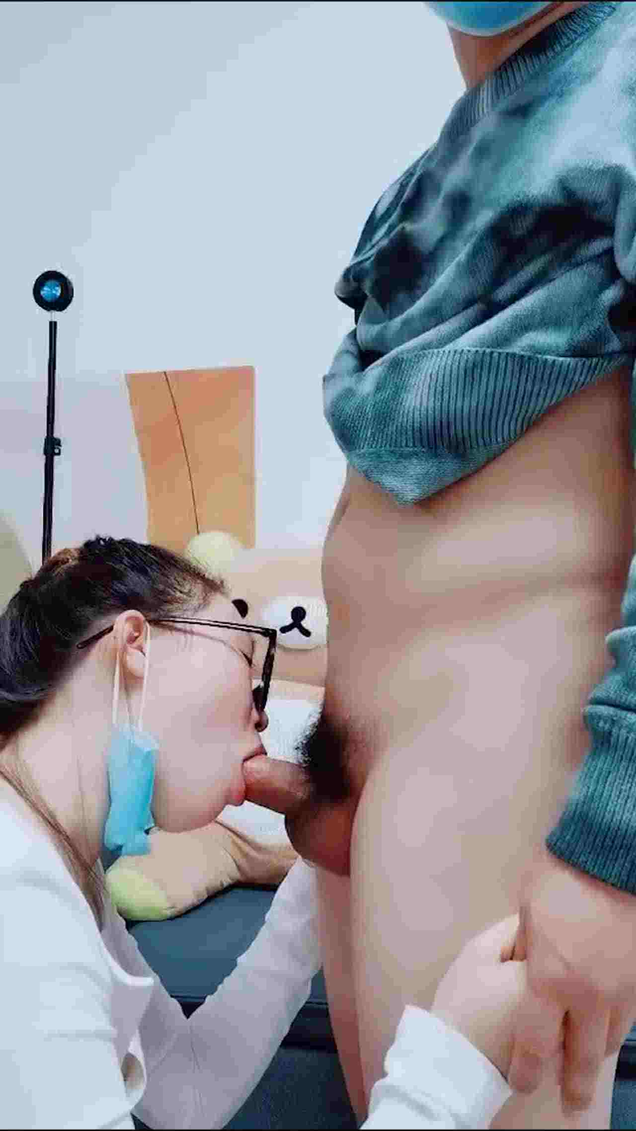  已婚少妇勾引修理工，对白特别有趣。 的剧照2