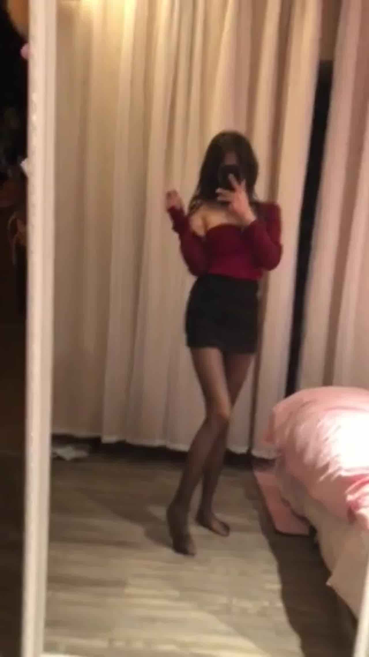  极品爆乳女神超性感黑丝挑逗私房自拍喷血诱惑 的剧照3