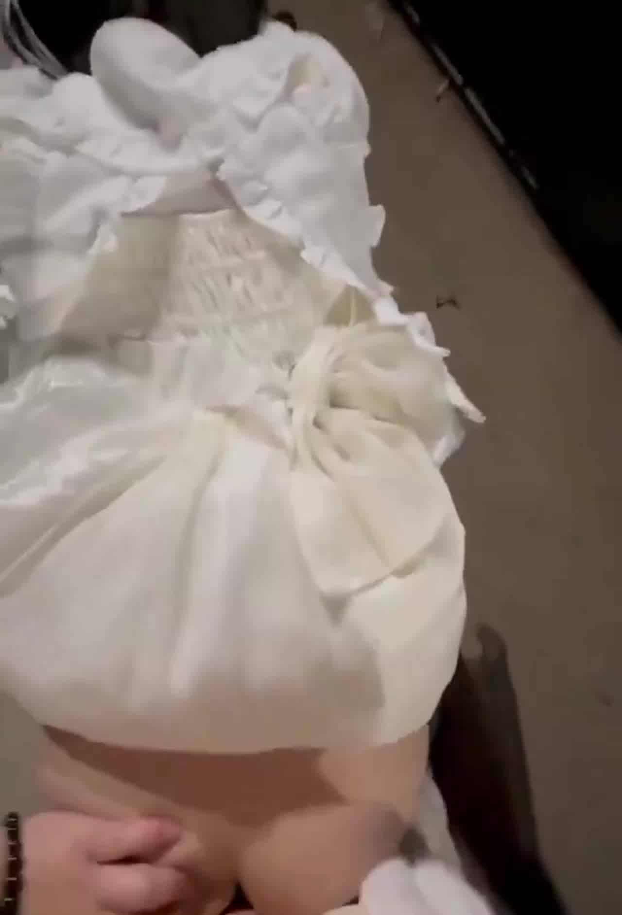  陪大叔在广场做爱 的剧照10