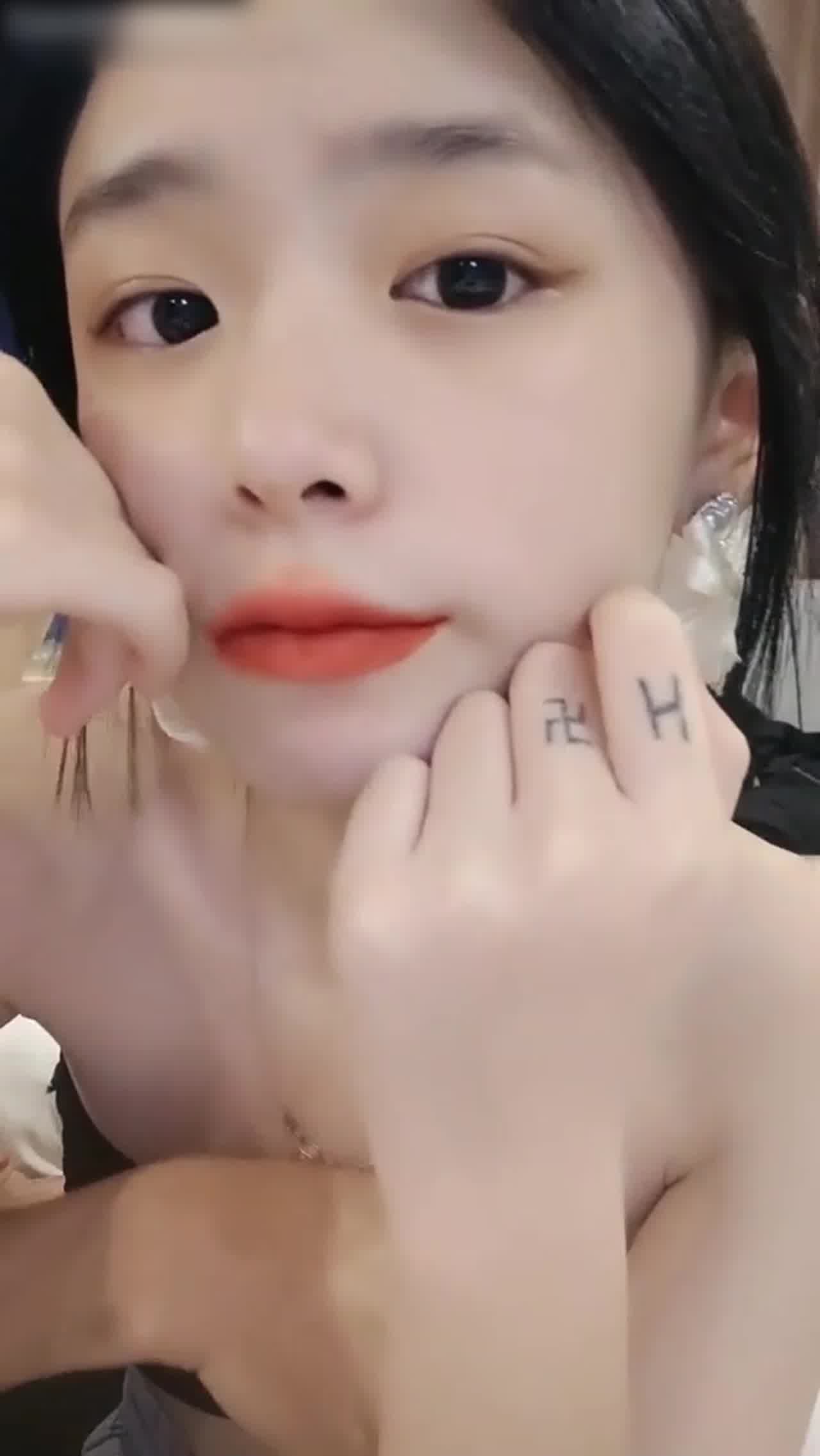  18岁少女 梦涵 内射贫乳学生妹 的剧照9