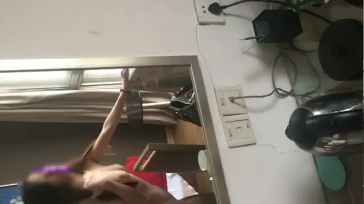  约炮身材高挑气质好美女，清晰淫语对白，不让拍就硬上 的剧照6