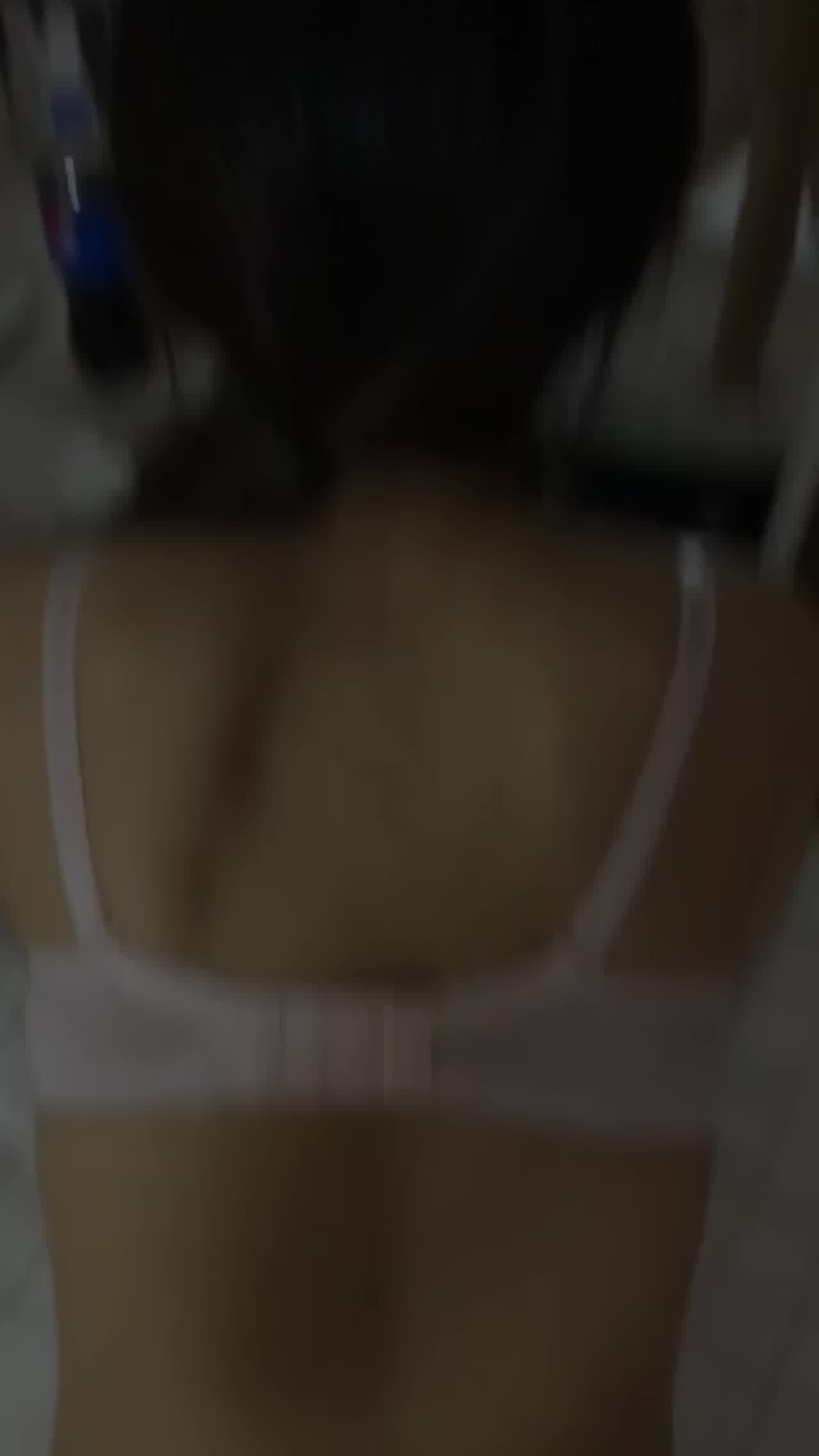  小女友性欲太强每天都求欢 的剧照8