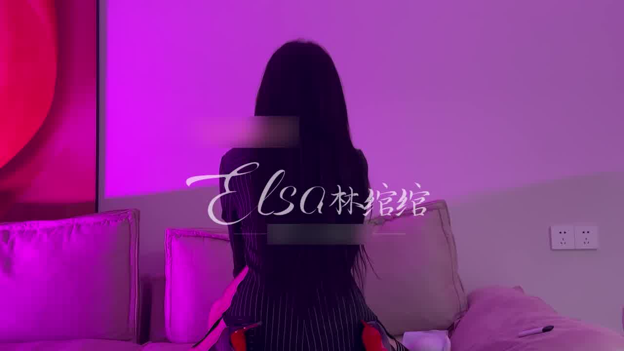  高价自购林绾绾-御姐范爆棚，穿着男友的衬衫被操，主动骑乘一直让用全力操她，特别会说骚话和扭屁股 的剧照9