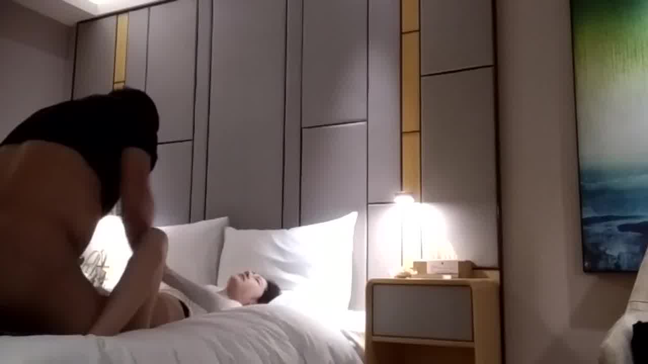  探花系列风骚外围模特国产 ，最喜欢这种闷骚气质了 的剧照7