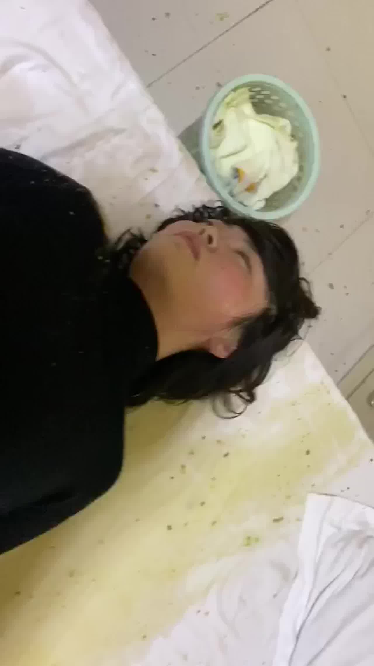  真实迷奸，妹妹喝醉酒被捡尸2 的剧照4