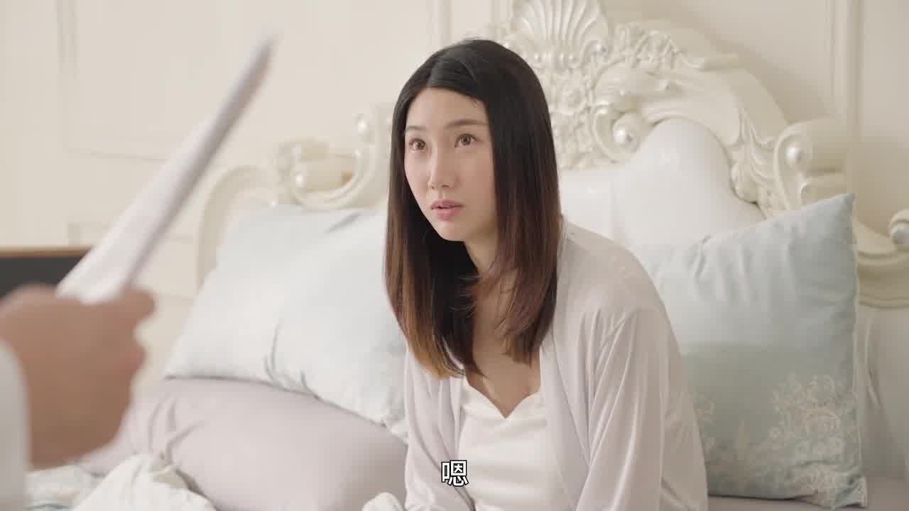  【淫妻偷情】寂寞人妻勾引出轨月子中心的医生。乳汁滋润大屌，上位乘骑抽插自潮，淫水泛滥，格外刺激。 的剧照6